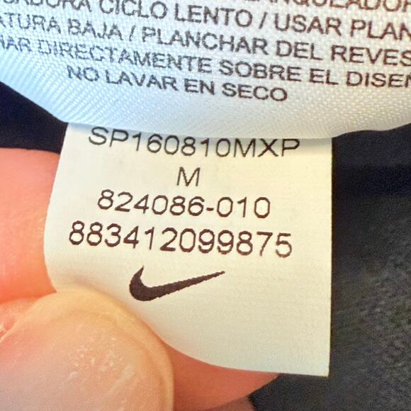 Nike Men's Medium Thick Black Shirt Side Mesh Slits Vent on Back Pockets Stylish - Picture 6 of 10